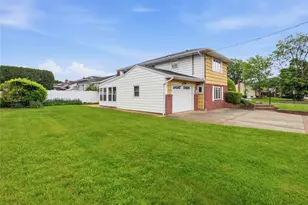 70 Polo Rd, Massapequa, NY 11758 - Photo 30