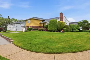 70 Polo Rd, Massapequa, NY 11758 - Photo 32