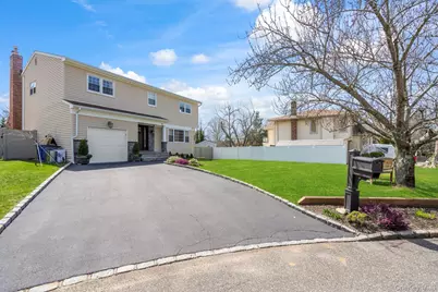 15 Lawrence Court, Syosset, NY 11791 - Photo 2