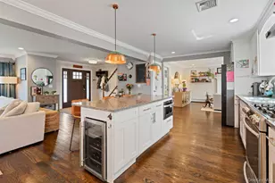 15 Lawrence Ct, Syosset, NY 11791 - Photo 12