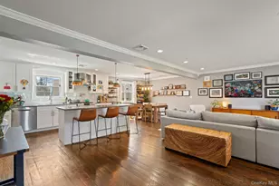15 Lawrence Ct, Syosset, NY 11791 - Photo 10