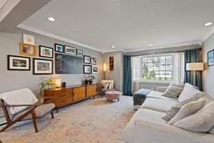 15 Lawrence Ct, Syosset, NY 11791 - Photo 8