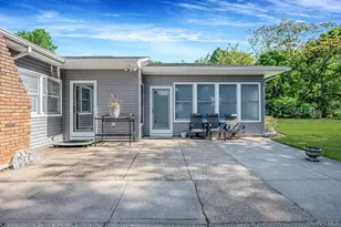 17 N Durkee Ln, Patchogue, NY 11772 - Photo 8