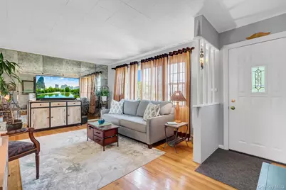 202 N Kings Avenue, Massapequa, NY 11758 - Photo 4