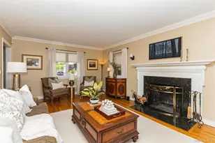 163 Tullamore Rd, Garden City, NY 11530 - Photo 4