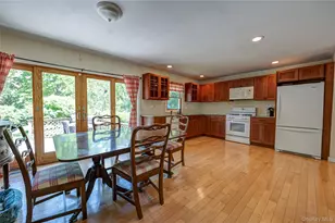 37 Crescent Bow, Ridge, NY 11961 - Photo 4