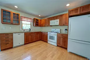 37 Crescent Bow, Ridge, NY 11961 - Photo 8