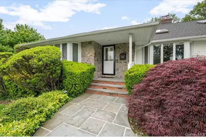 23 Maytime Court, Jericho, NY 11753 - Photo 2