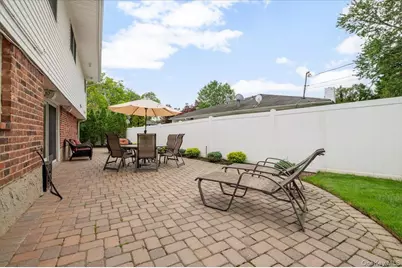 23 Maytime Court, Jericho, NY 11753 - Photo 32