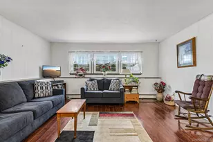 319 Rockaway St, Islip Terrace, NY 11752 - Photo 4