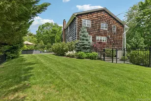 1 Lakeville Ct, East Hills, NY 11576 - Photo 48