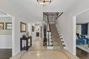 1 Lakeville Ct, East Hills, NY 11576 - Photo 6