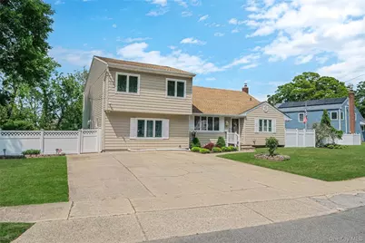 59 Maybrook Road, North Babylon, NY 11703 - Photo 2
