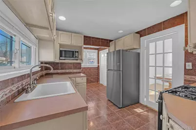 1357 Langdon Boulevard, Rockville Centre, NY 11570 - Photo 6