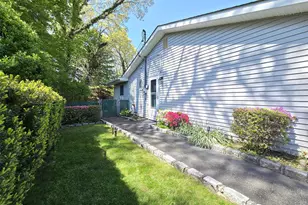 36 Holly Hill Ln, Coram, NY 11727 - Photo 28