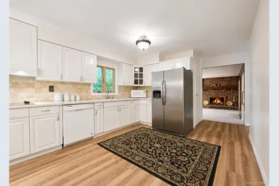 2 Shenandoah Boulevard, Coram, NY 11727 - Photo 4