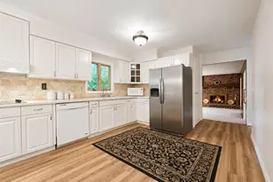 2 Shenandoah Blvd, Coram, NY 11727 - Photo 4