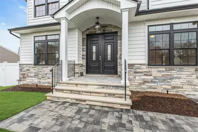 76 Wyoming Court, Syosset, NY 11791 - Photo 2