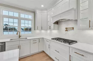 76 Wyoming Ct, Syosset, NY 11791 - Photo 6