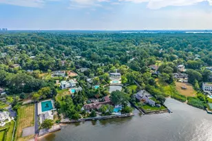 566 E Shore Rd, Great Neck, NY 11024 - Photo 36
