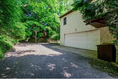 11 Myrtle Drive, Great Neck, NY 11021 - Photo 30