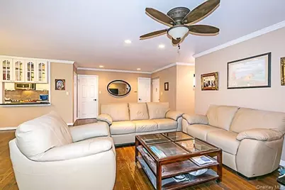 21 Canterbury Road #0, Great Neck, NY 11021 - Photo 6