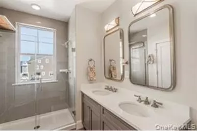 225 Marina Pointe Drive #225, East Rockaway, NY 11518 - Photo 18