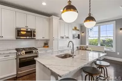 225 Marina Pointe Drive #225, East Rockaway, NY 11518 - Photo 10