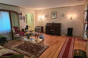2127 Leighton Rd, Elmont, NY 11003 - Photo 6