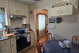2127 Leighton Rd, Elmont, NY 11003 - Photo 10
