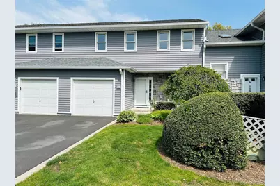113 Alicia Drive, North Babylon, NY 11703 - Photo 2
