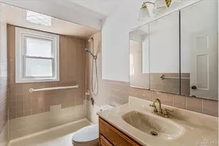 85-12 248th St, Bellerose, NY 11426 - Photo 10