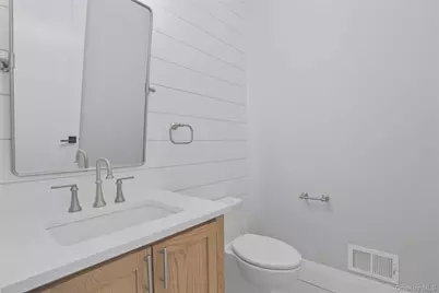 400 Bruyn Turnpike, Wallkill, NY 12589 - Photo 22