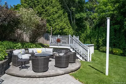 14 Mayfair Drive, Huntington, NY 11743 - Photo 28