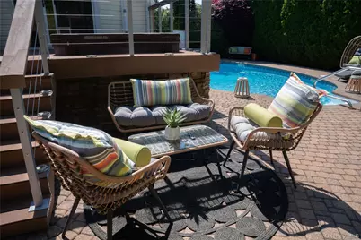 105 Lincoln Road S, Plainview, NY 11803 - Photo 12
