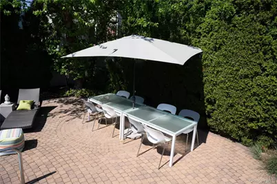 105 Lincoln Road S, Plainview, NY 11803 - Photo 22