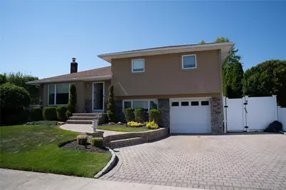 105 Lincoln Road S, Plainview, NY 11803 - Photo 1