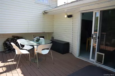 105 Lincoln Road S, Plainview, NY 11803 - Photo 10