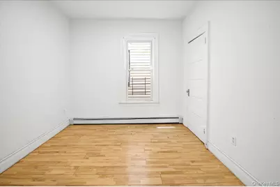 4384 Carpenter Avenue, Bronx, NY 10466 - Photo 8