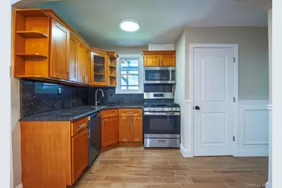 459 Roquette Avenue, Floral Park, NY 11001 - Photo 4