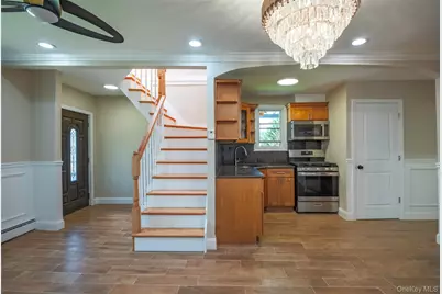 459 Roquette Avenue, Floral Park, NY 11001 - Photo 2