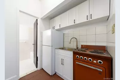 10 Station Square #R42, Forest Hills, NY 11375 - Photo 6