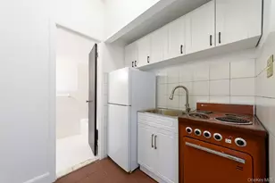 10 Station Square, Forest Hills, NY 11375 - Photo 6