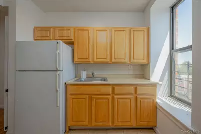 2023 Belmont Avenue #5C, Bronx, NY 10457 - Photo 6
