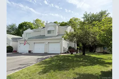 252 Barn Swallow Court, Manorville, NY 11949 - Photo 2