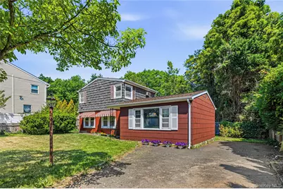 28 Cross Street, Locust Valley, NY 11560 - Photo 2