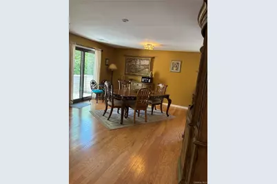 1006 Skyline Drive, Coram, NY 11727 - Photo 10