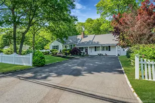 53 Mobrey Ln, Smithtown, NY 11787 - Photo 4