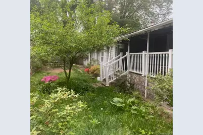 136 Quaker Rd Trailer Park, Pomona, NY 10970 - Photo 2