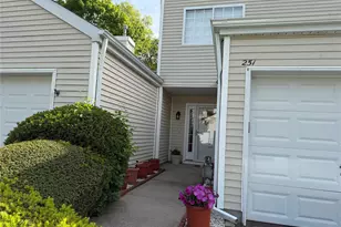 251 Barn Swallow Ct, Manorville, NY 11949 - Photo 2